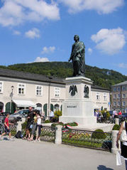 mozart_statue.JPGのサムネール画像